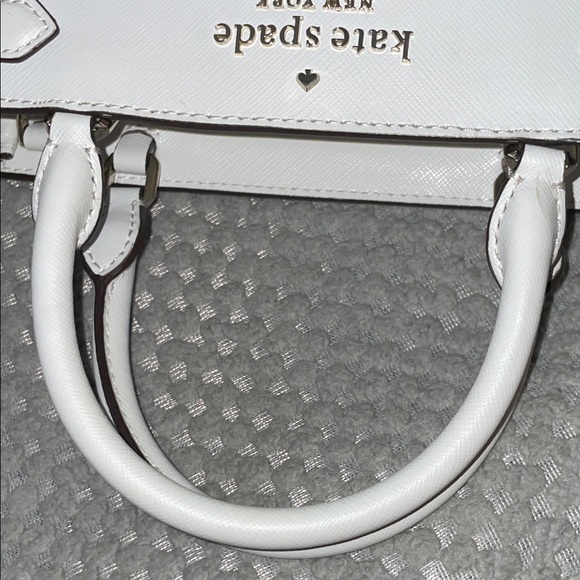 Kate Spade Stacie Tan and White Woven Satchel/Crossbody 9”H x 11”W NWT🌸🌼 - Picture 9 of 15